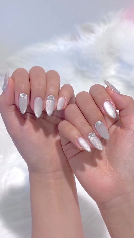 Fashionable silver removable manicure